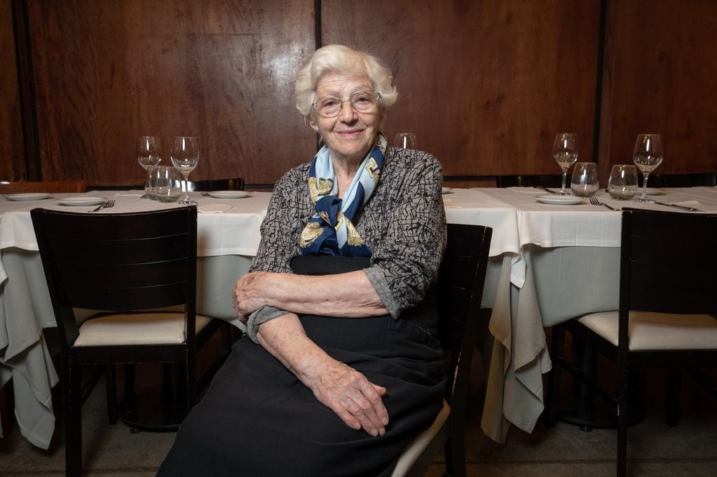 Maria Teresa Corradini de Barbera en su Restaurante La Marchigiana. - Foto: Ignacio Blanco / Los Andes