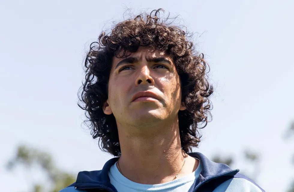 La nueva serie de Amazon recorre las vivencias de Maradona desde sus comienzos en Cebollitas hasta su gloria en Europa y su hazaña en el mundial del '86.