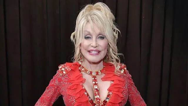 Dolly Parton se vacunó contra el coronavirus: había donado un millón de dólares para su investigación