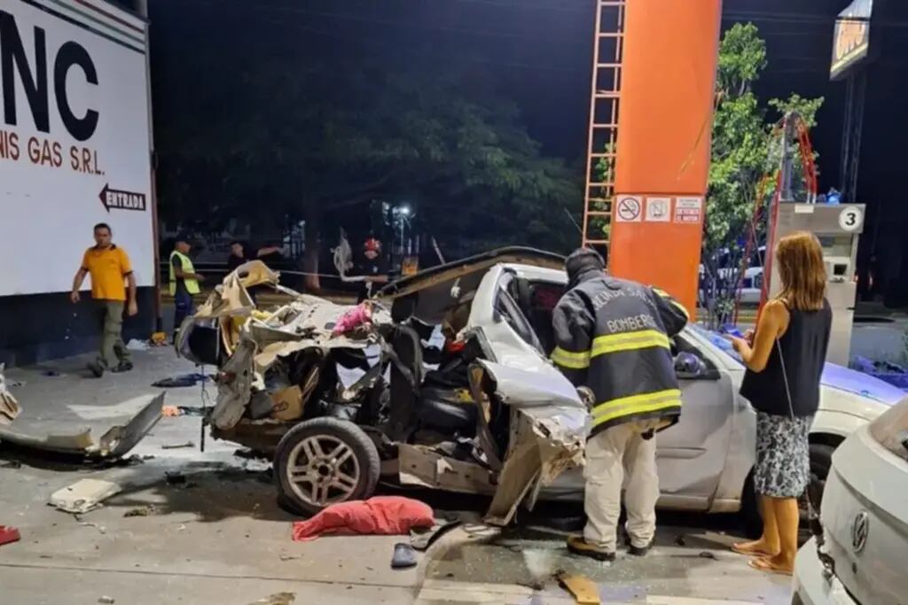Un auto explotó mientras cargaban GNC en Salta