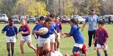 Los clubes de Mendoza están sumando a las nenas en sus equipos. Hasta los 12 juegan con los varones.