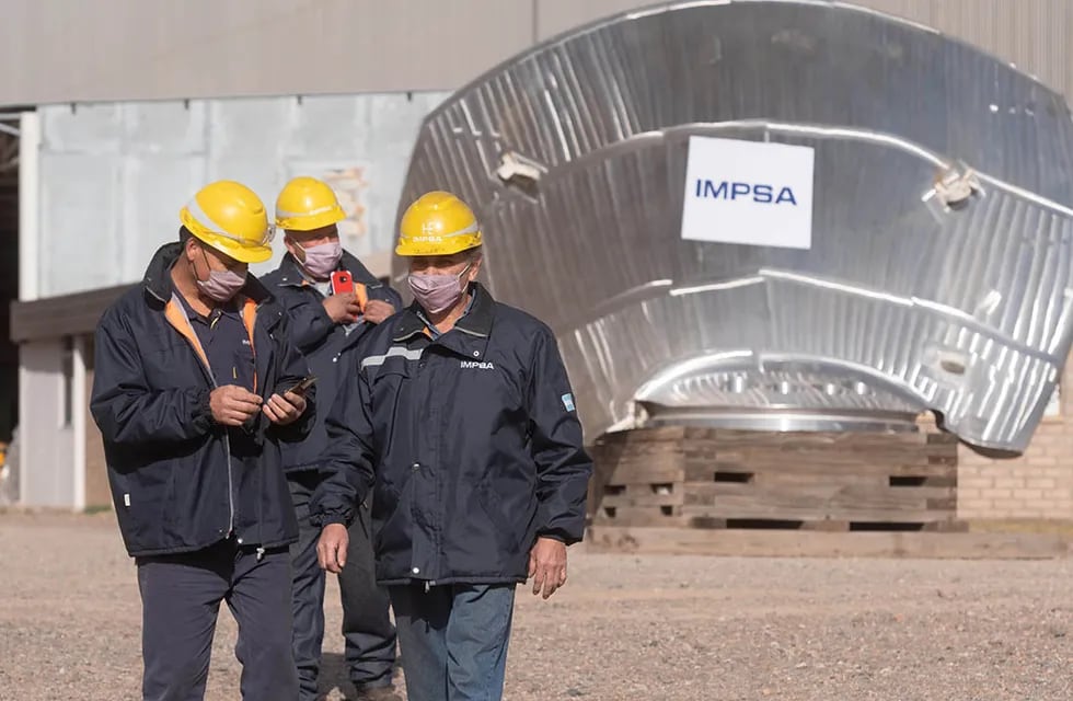 Empresa metalúrgica IMPSA que tiene una capitalización por parte de la nación y otra de la provincia.