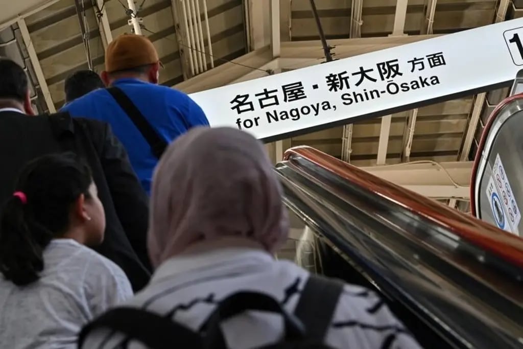 Una serpiente interrumpe el servicio de los trenes de alta velocidad en Japón