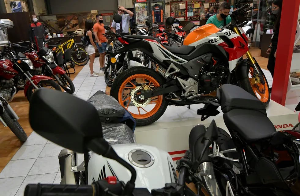 Nueva promoción del Banco Nación para comprar motos. Foto: Orlando Pelichotti/ Los Andes