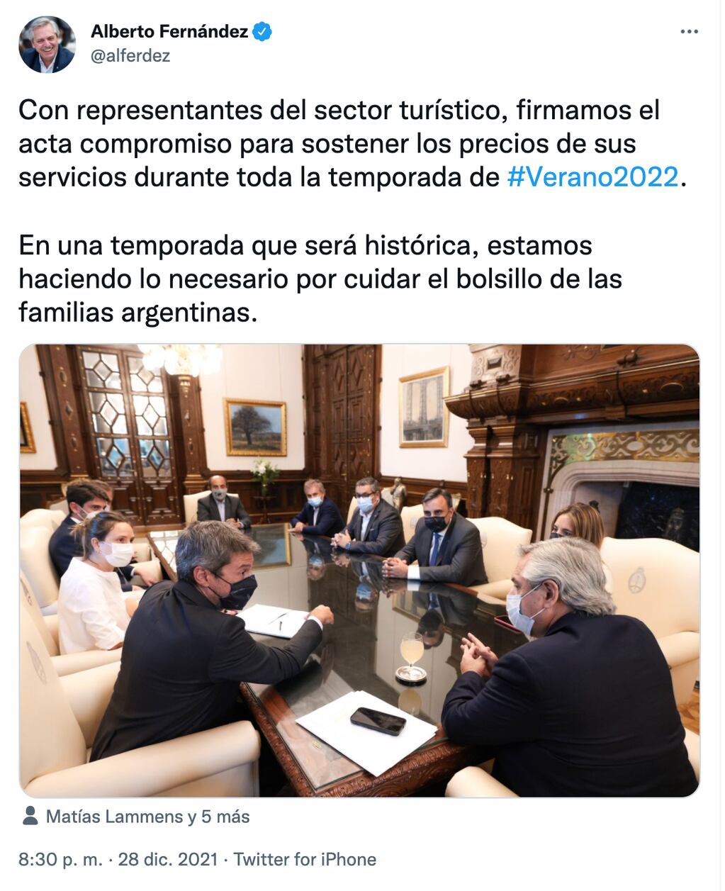El presidente Alberto Fernández llegó a un acuerdo con el sector turístico para congelar precios en el verano.