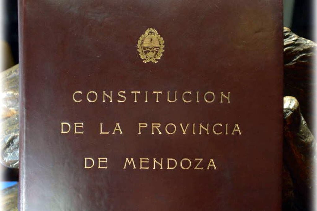 El fallo de la Dra. Kemelmajer sobre la Constitución local - Por Fernando Diez