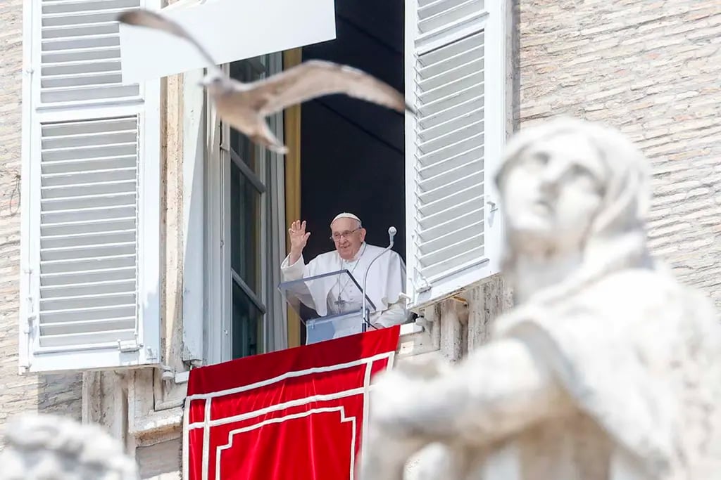 El Papa Francisco dirige la oración del Ángelus