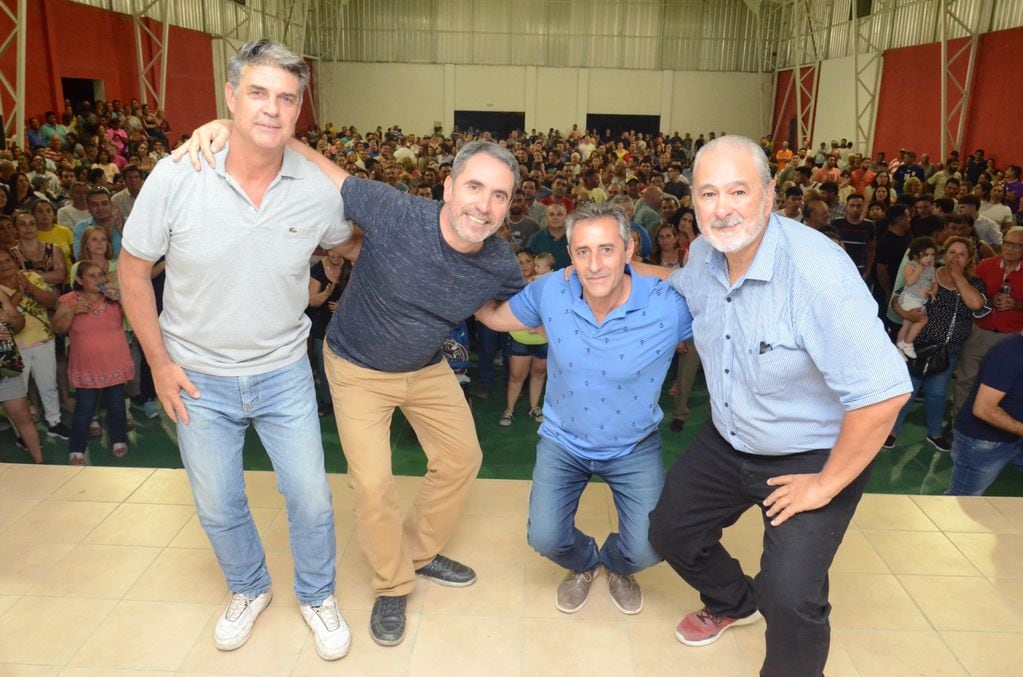 Alejandro Morillas (derecha), junto al intendente Rolando Scanio y Jorge Difonso. Foto: Gentileza