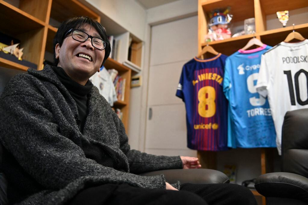 This photo taken on January 30, 2023 shows Japanese cartoonist and manga artist Yoichi Takahashi, best known for his work "Captain Tsubasa", speaking during an interview with AFP at his workplace in Tokyo. (Photo by Kazuhiro NOGI / AFP) / TO GO WITH: Japan-cartoon-fbl-Tsubasa-animation, INTERVIEW by Andrew MCKIRDY