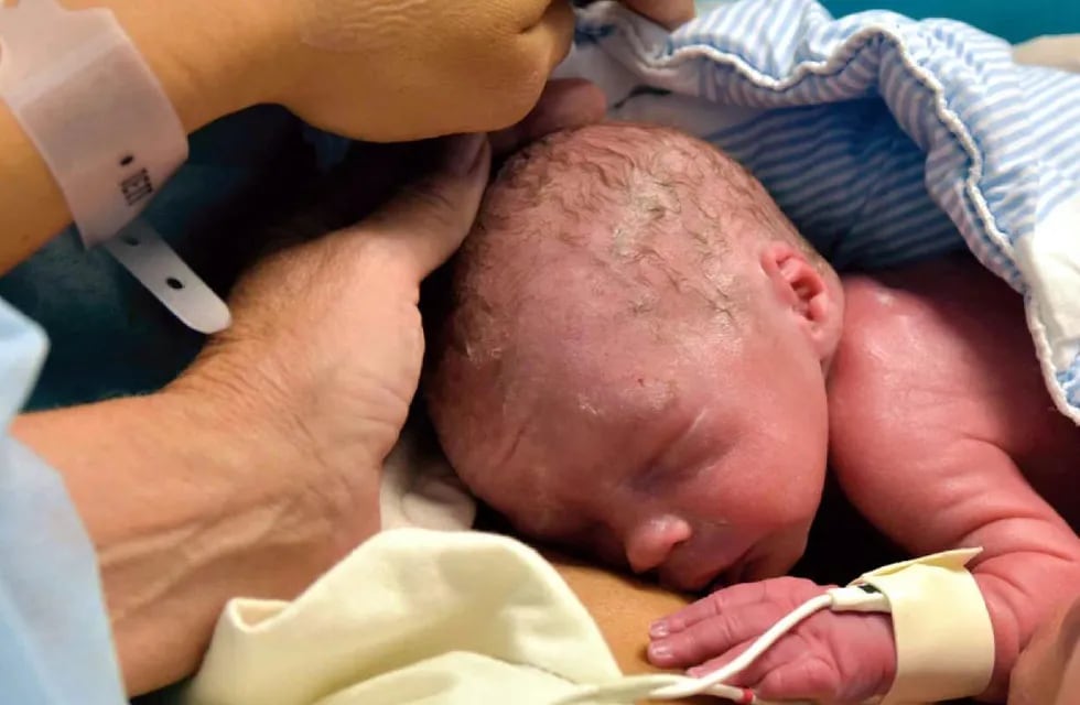 Maravilloso: nació un bebé de una mamá con el útero trasplantado