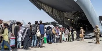 Francia y el Reino Unido abogan por crear una "zona protegida" en Kabul que garantice las evacuaciones.