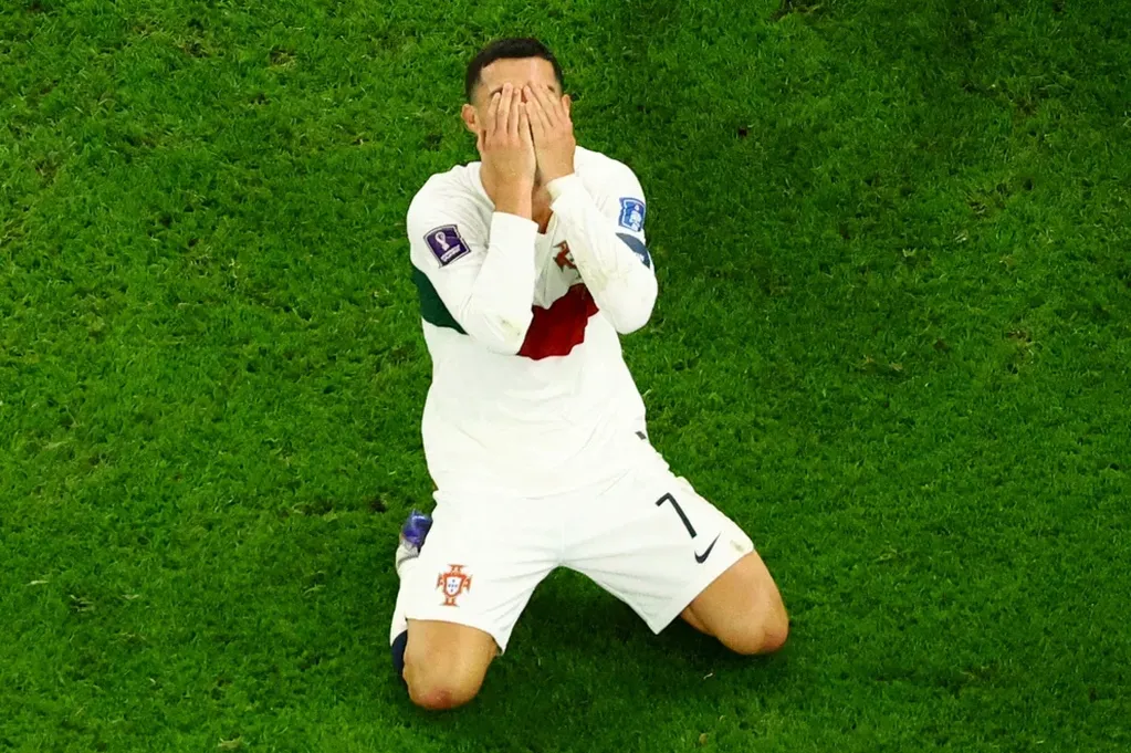 Cristiano Ronaldo no pudo contener su tristeza luego de la eliminación. Foto: Reuters