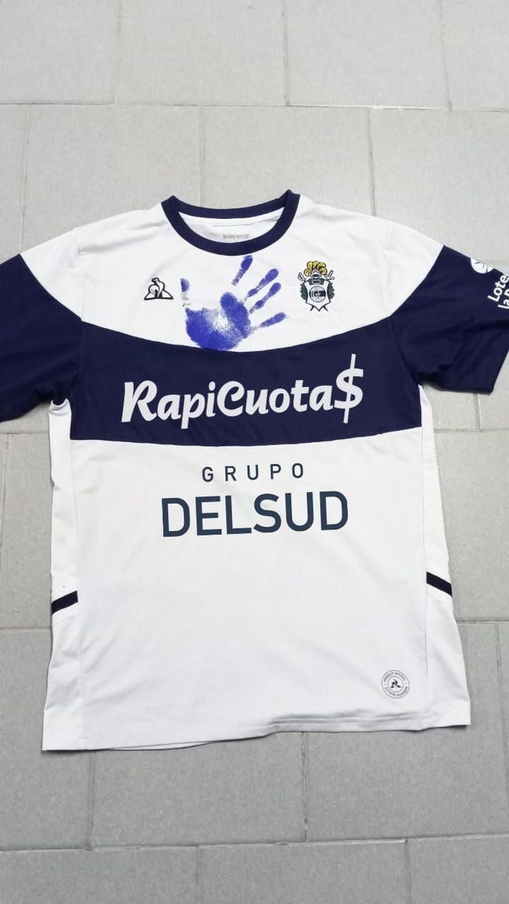 La camiseta de Gimnasia La Plata será vestida mañana por la Primera también.