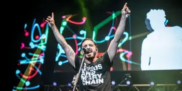Santiago Aysine, cantante del grupo y blanco de las acusaciones, anunció que la banda estará disuelta “por un tiempo”