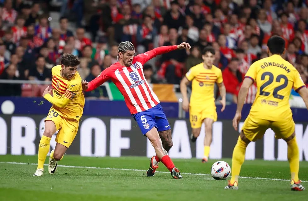 Barcelona goleó al Atlético de Madrid y quedó como escolta de España.