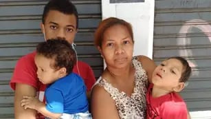 Luz Álvarez y su familia