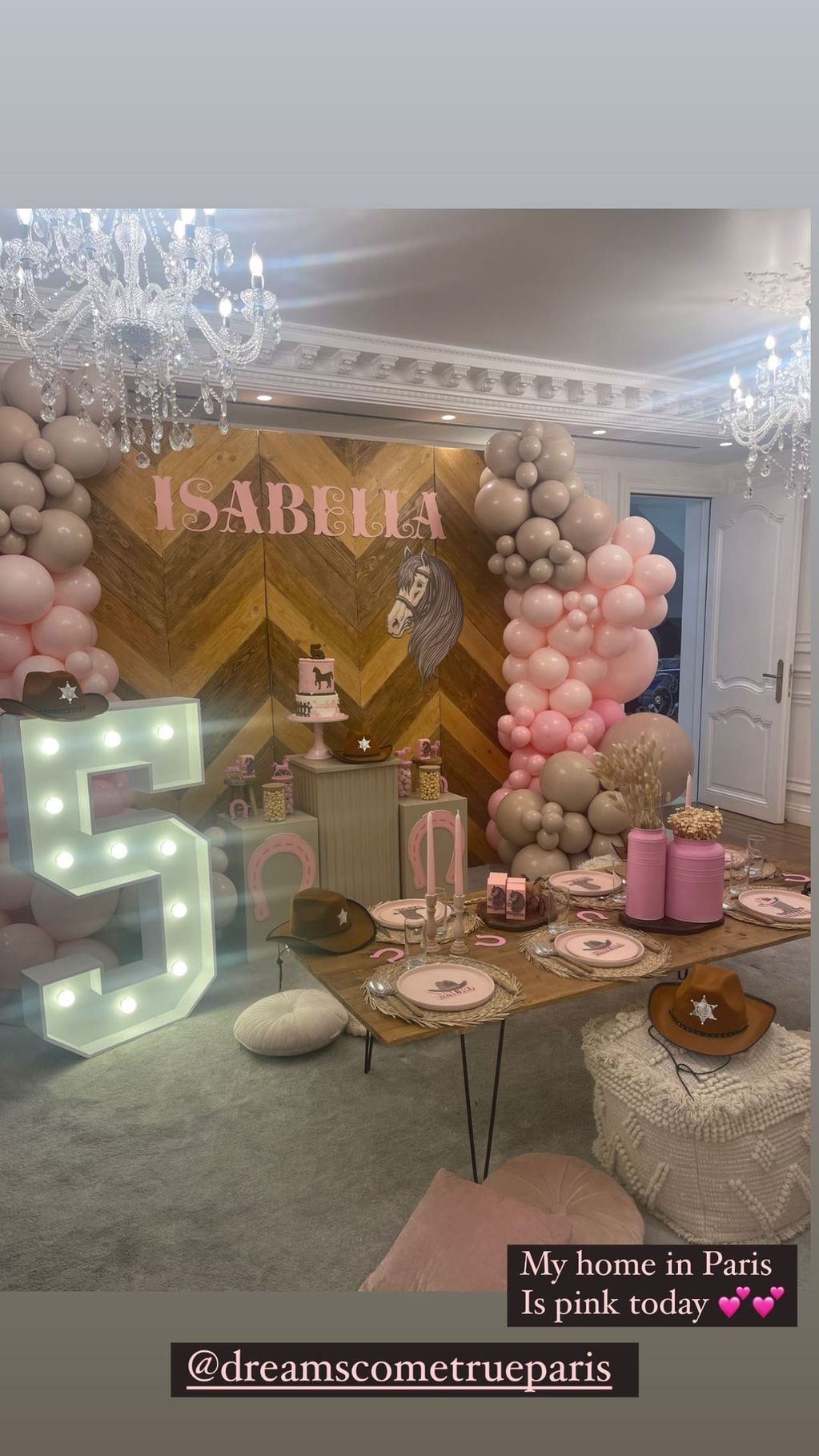 En sus historias de Instagram, Wanda mostró los preparativos del festejo por el cumpleaños de su hija.