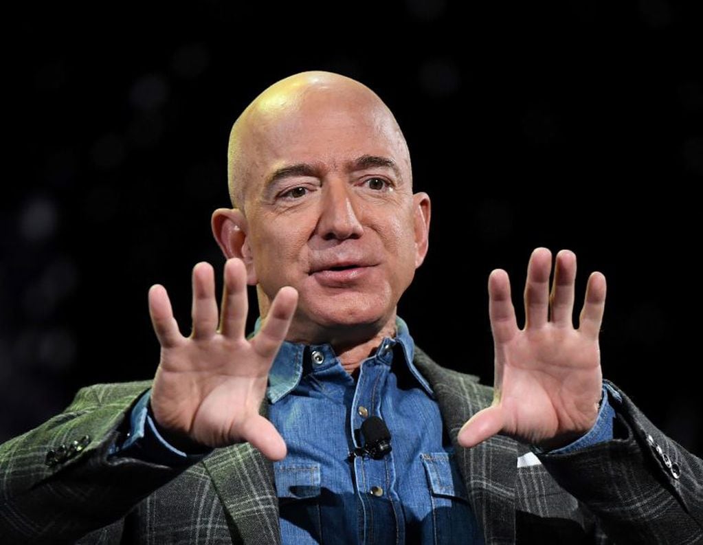 Jeff Bezos dejaría el puesto de CEO para poder trabajar más en sus iniciativas.