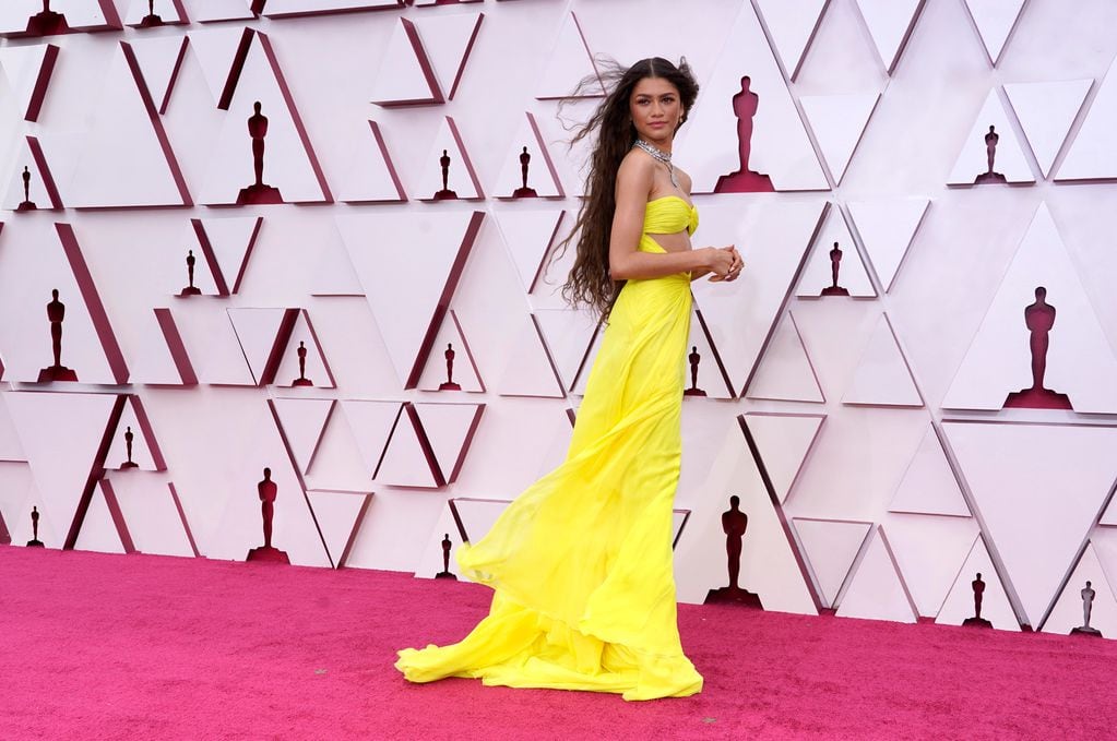 Zendaya es una de las mejores vestidas de los premios Oscar 2021. (Foto: EFE)