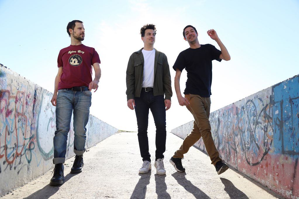 El trío viene a presentar "Cuentitos", su quinto álbum de estudio.