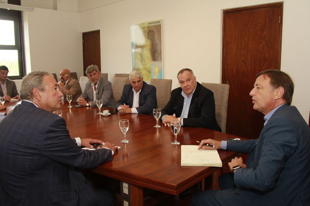 Representantes de la Federación Agrícola Ganadera del Oeste Argentino se reunieron con el gobernador Rodolfo Suarez. Foto: Gentileza