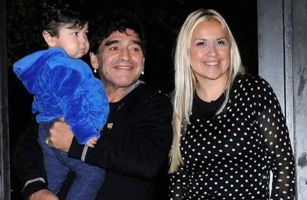 Diego Maradona, Verónica Ojeda y Dieguito Fernando.