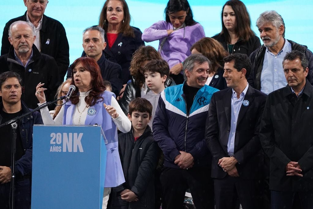 La Cámpora lanza a “Wado” de Pedro como candidato a presidente y busca reafirmar su alianza con Sergio Massa. / Foto: Clarín 