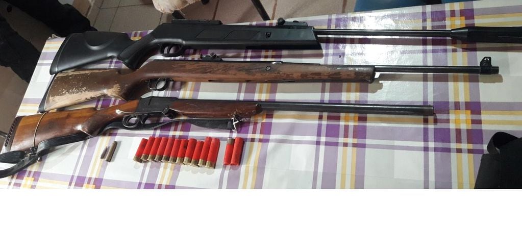 Las armas utilizadas por la banda de Los Talibanes que operaba en Maipú y Luján. / Gentileza Ministerio de Seguridad.