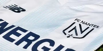 El club francés publicó un video con los ex compañerps del argentino y jugará con una camiseta en homenaje al delantero.