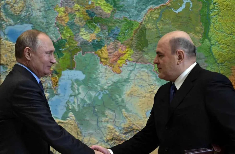 El presidente Vladimir Putin y el primer ministro de Rusia, Mijaíl Mishustin.