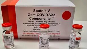 Vacuna Sputnik V envasada en Argentina (Laboratorios Richmond / Twitter)