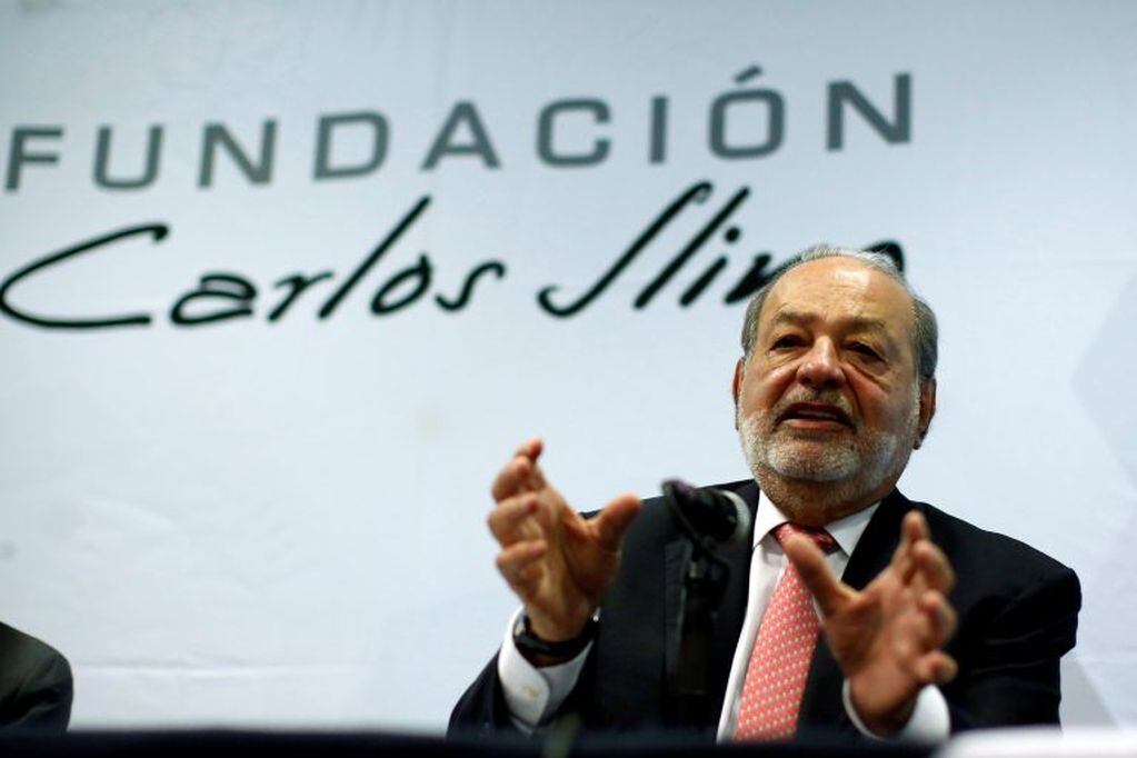 El multimillonario mexicano Carlos Slim habla durante una conferencia de prensa. Crédito: REUTERS/Carlos Jasso.