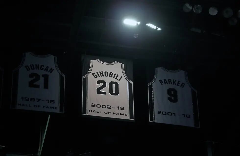 Emocionante homenaje que recibió Manu Ginóbili por parte de San Antonio Spurs. / Gentileza.