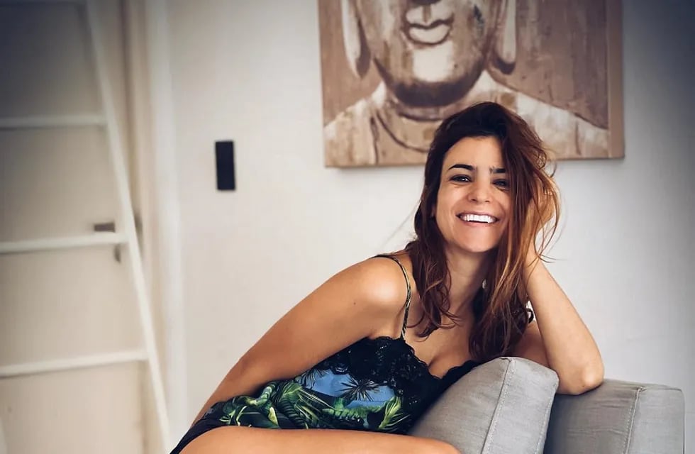 Agustina Cherri derritió las redes sociales con una fotografía desde la cama y en pijama
