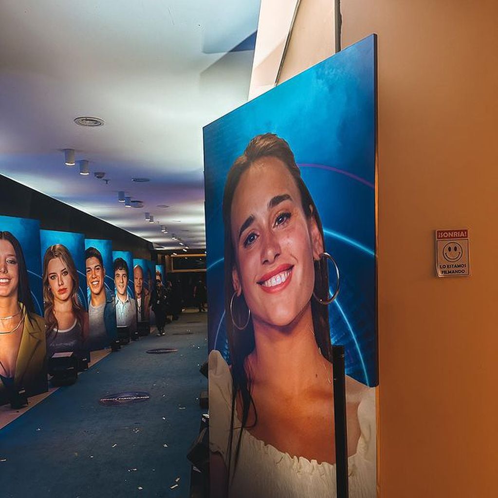 Martina Stewart mostró la foto que le tomaron para participar de Gran Hermano, y que decoraba el pasillo para la final.