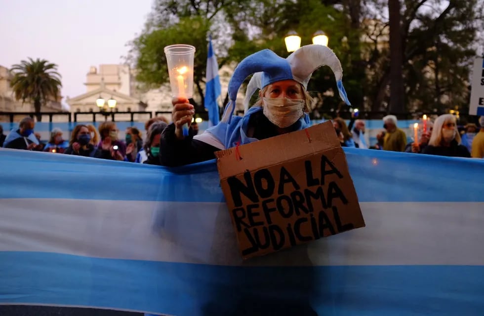 Las personas se manifestaron en contra de la reforma judicial - Foto: Clarín