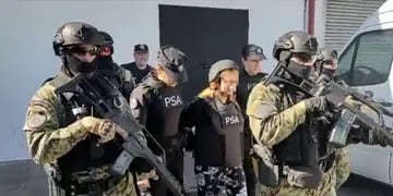 Video: Trasladaron a los detenidos por el ataque a CFK a cárceles de máxima seguridad