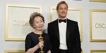 Brad Pitt reapareció en los Premios Oscar y recibió un piropo por parte de la actriz Youn Yuh-jung