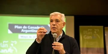 VISITA. Julián Domínguez estuvo en Córdoba presentando el plan ganadero GaNAR. (Prensa Ministerio de Agricultura de la Nación)
