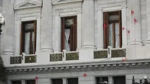 Destrozaron las ventanas del despacho de Cristina Kirchner en el Senado
