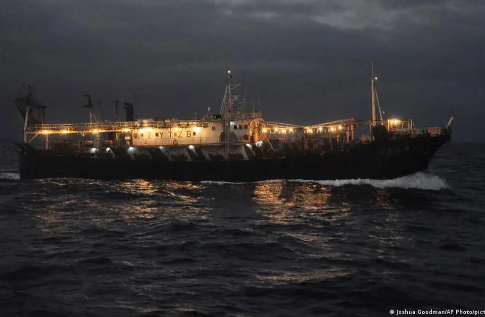 Un buque pesquero naufragó en aguas de China con 39 tripulantes a bordo. Continúa la búsqueda sin resultados. Imagen de archivo.