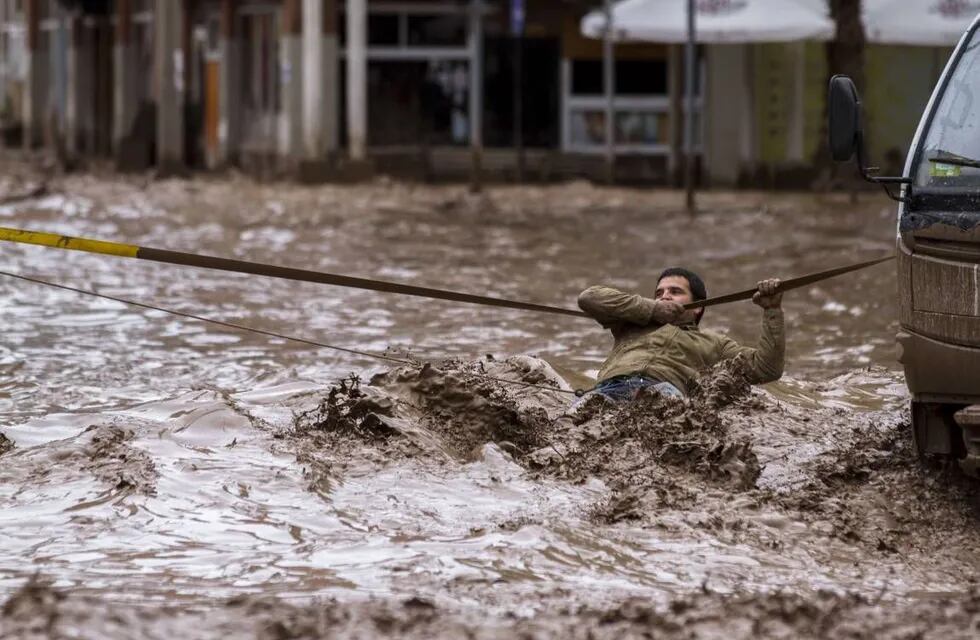 Caos en el desierto de Chile: 40 pueblos aislados y 9 muertos por inundaciones