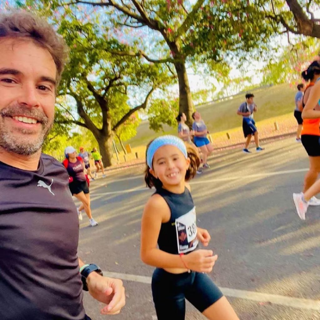 Nicolás Cabré acompañó a Rufina en su primera maratón. (Fotos de Instagram @nicolascabre80)