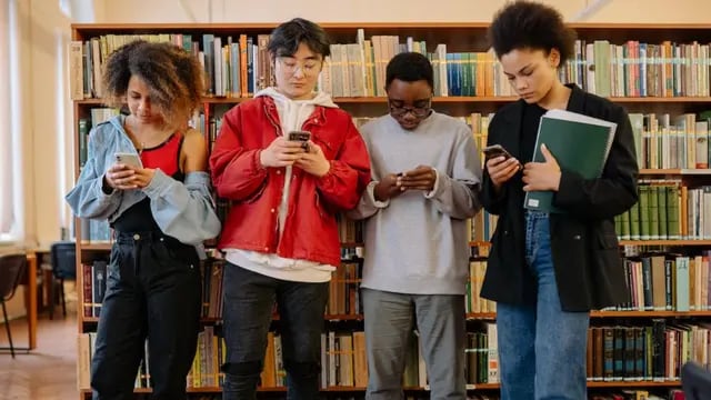 Nueva York demandó a cinco gigantes de las redes sociales por poner en peligro la salud mental de los jóvenes