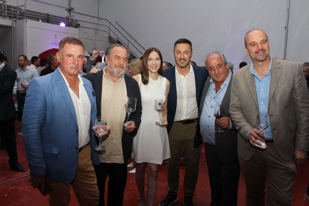 Marcelo Casazza, Michel Roland, Cristina Pérez, Luis Petri, Walter Bressia y Rodolfo Vallebella.