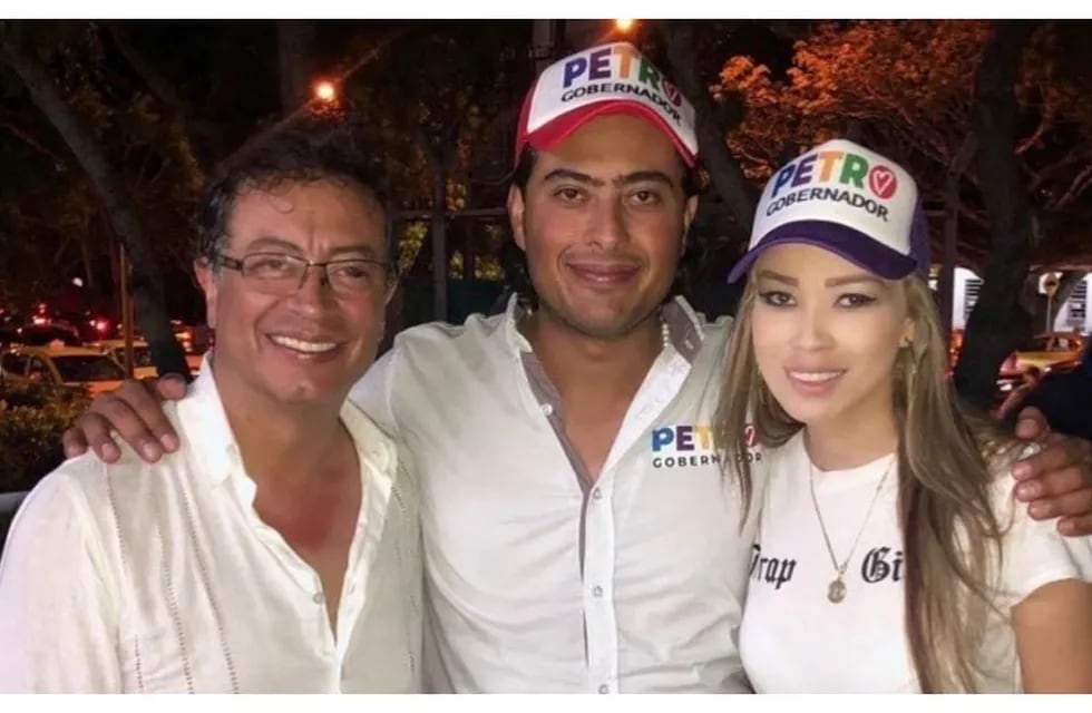 De izquierda a derecha: Gustavo Petro, presidente de Colombia, Nicolás Petro, hijo del presidente y su exesposa, Day Vásquez, quien lo acusa de recibir dinero narco para la campaña presidencial de su padre.