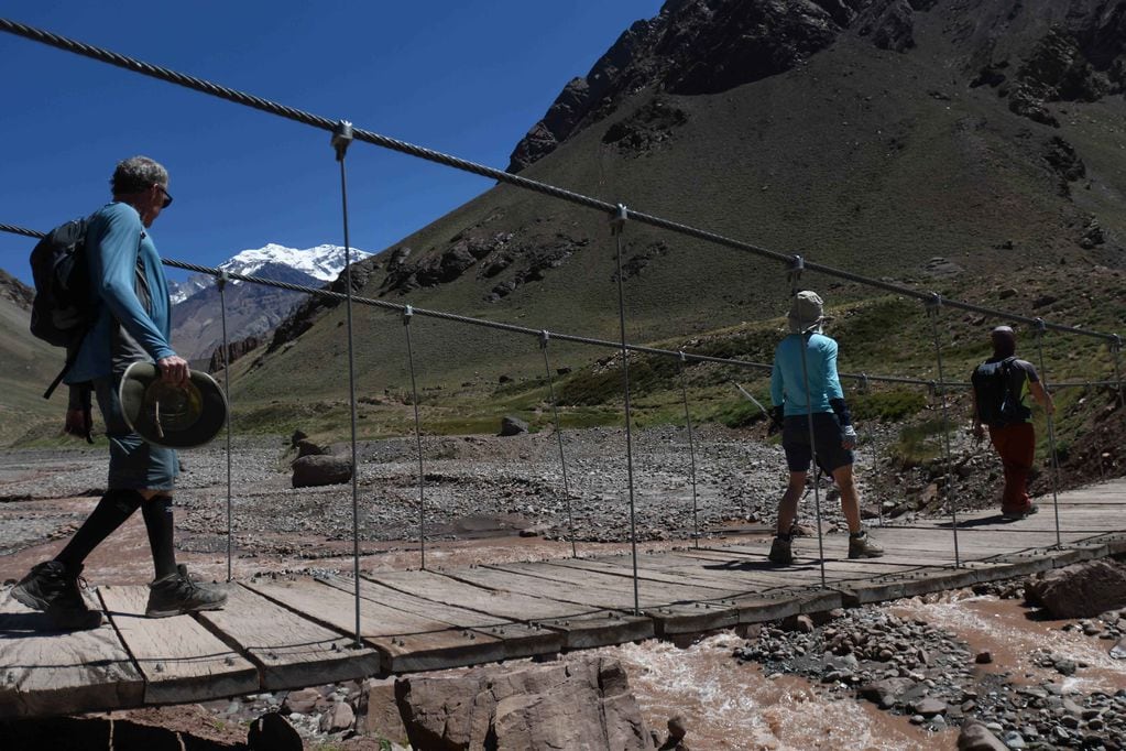 Los amantes de la montaña tienen un motivo para sonreír. Foto: Claudio Gutierrez / Los Andes
