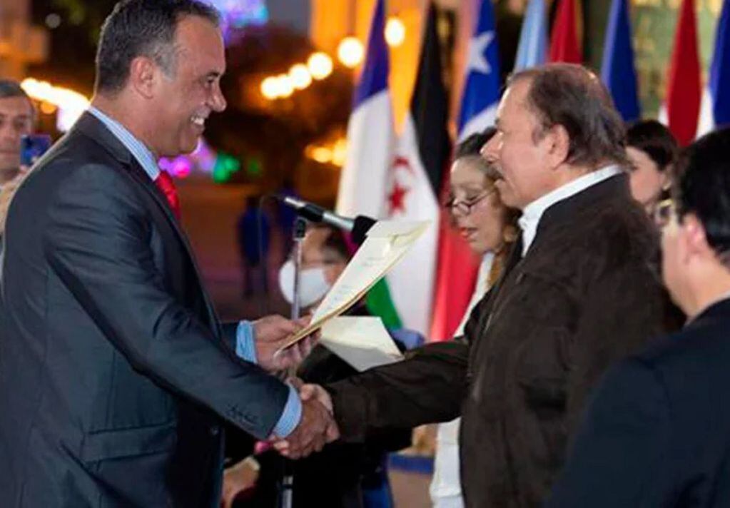 El embajador argentino Daniel Capitanich junto a Daniel Ortega en Nicaragua (Gentileza)