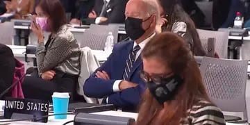 Joe Biden duerme durante el COP26