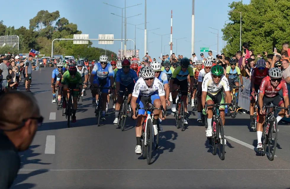 El ciclismo de Mendoza y una dura sanción que puso en jaque el calendario de la actividad por dos años. / Orlando Pelichotti
